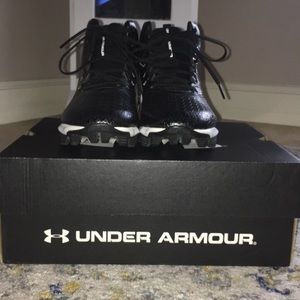 under armour black cleats